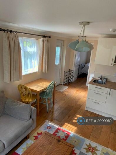 1 Bedroom Flat To Rent In Girton, Girton, Cambridge, CB3