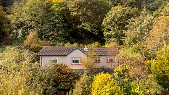 3 Bedroom Bungalow For Sale In Belhaven, Blairmore, Dunoon, PA23