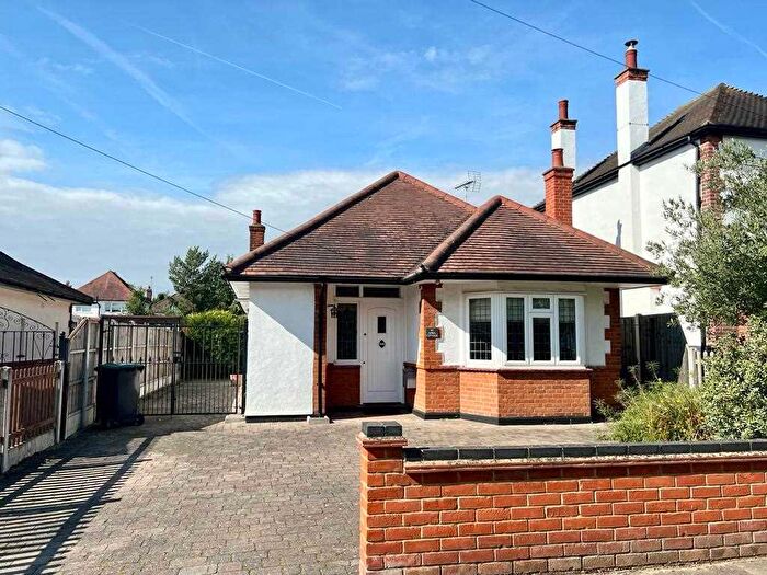 2 Bedroom Bungalow For Sale In Marine Estate, Leigh On Sea, SS9