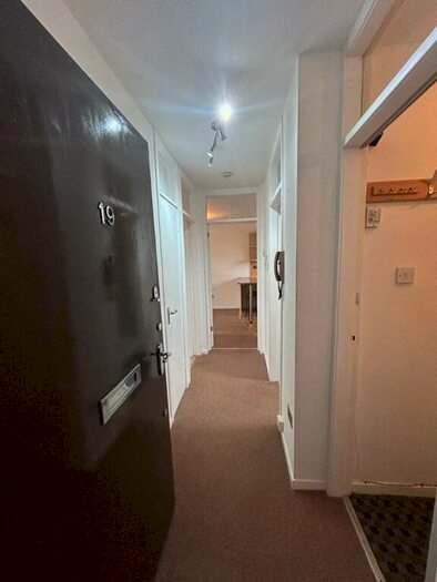 1 Bedroom Flat To Rent In Swisscot Ave, Hamilton, ML3