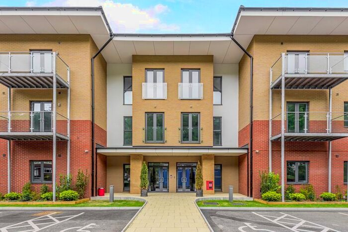 2 Bedroom Flat To Rent In Weyside, Catteshall Lane, Godalming, GU7