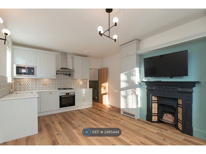 2 Bedroom Maisonette To Rent In Tynemouth Road, Tooting, CR4