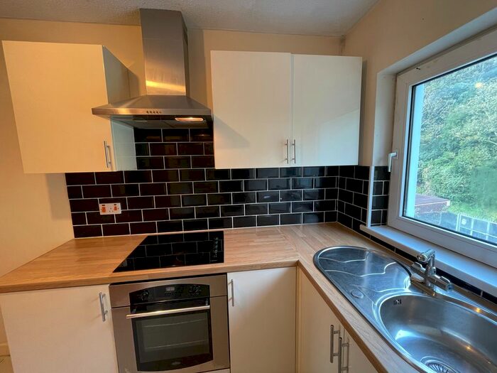 2 Bedroom Flat To Rent In Heathfield, Mount Pleasant, Swansea, SA1