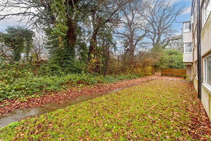 1 Bedroom Flat For Sale In Greenacres, Furnace Green, Crawley, West Sussex, RH10