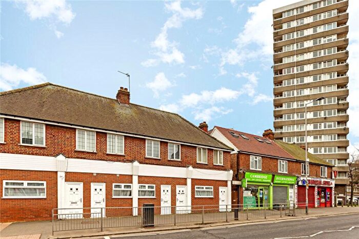 4 Bedroom Apartment To Rent In Cambridge Road, Kingston Upon Thames, KT1