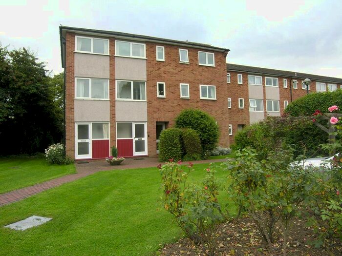 2 Bedroom Flat To Rent In Chiltern Court, Fawcett Road, Windsor, Berkshire, SL4