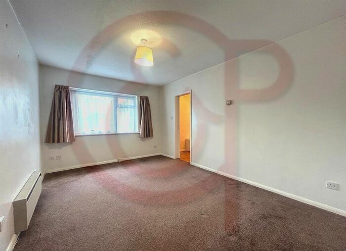 1 Bedroom Flat To Rent In Kings Avenue, Ealing, W5