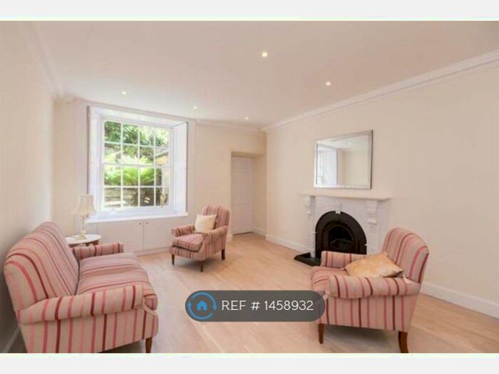 2 Bedroom Flat To Rent In Brandon Street, Edinburgh, EH3