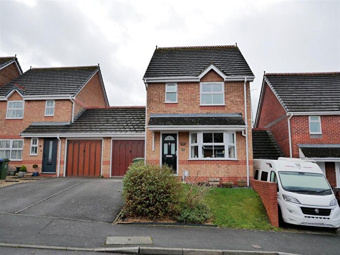 3 Bedroom Detached House For Sale In Portland Way, Calne, SN11