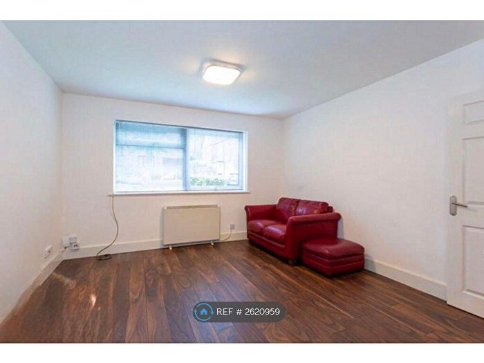 1 Bedroom Flat To Rent In Egmont Road, Sutton, SM2