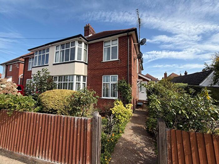 2 Bedroom Flat For Sale In Queens Road, Felixstowe, IP11