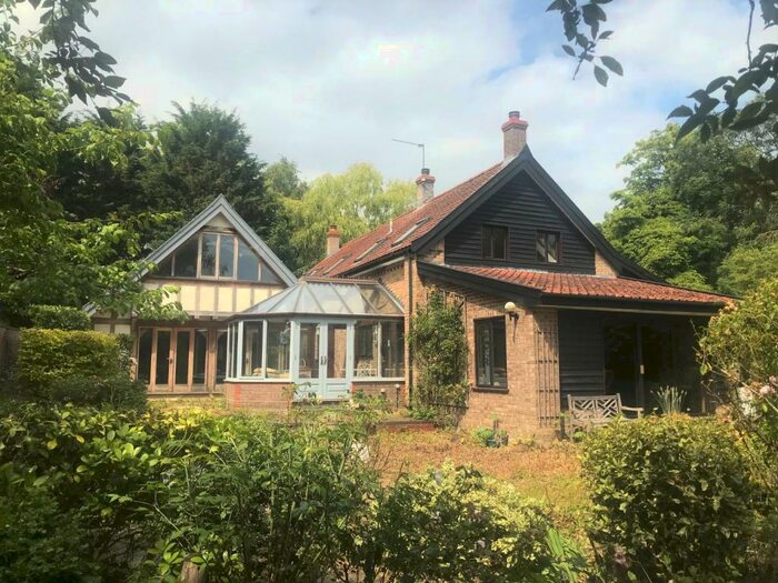 4 Bedroom Barn Conversion For Sale In The Street, Bramerton, Norwich, NR14