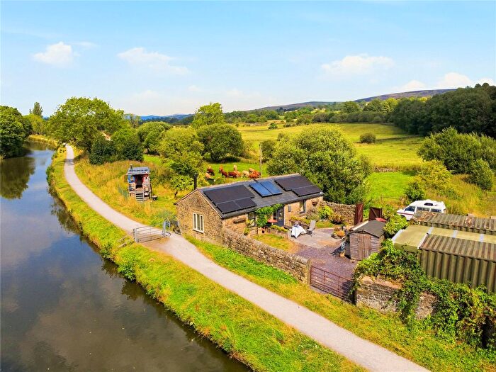 1 Bedroom Country House For Sale In Warehouse Lane, Foulridge, Colne, Lancashire, BB8