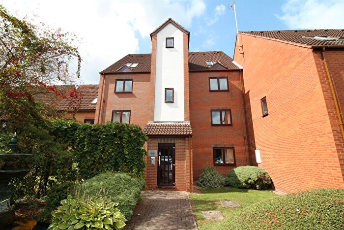 1 Bedroom Flat To Rent In Dunlin Wharf, Castle Marina, Nottingham, NG7