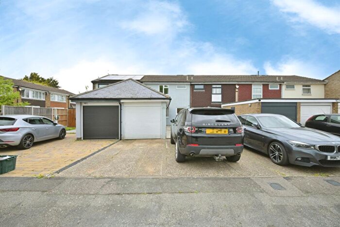 3 Bedroom Terraced House For Sale In Tunfield Road, Hoddesdon, EN11