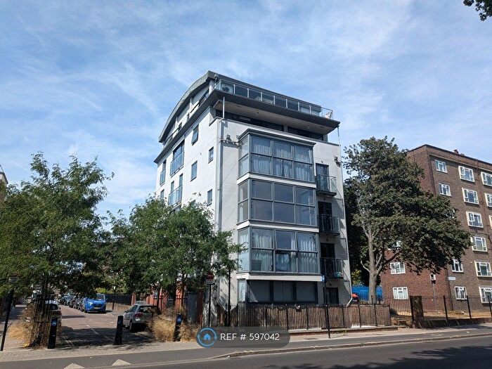 2 Bedroom Flat To Rent In Queensbridge Road, London, E2