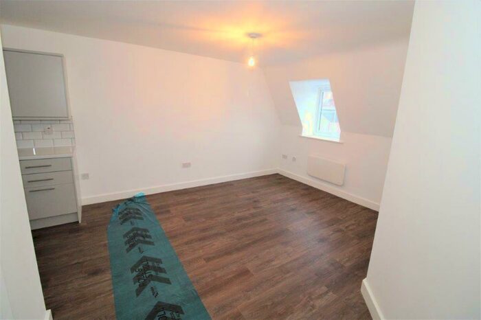 2 Bedroom Apartment To Rent In Claremont Road, Rugby, CV21