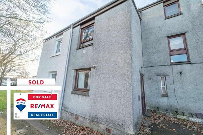 4 Bedroom Terraced House For Sale In Whinnyburn Place, Rosyth, KY11