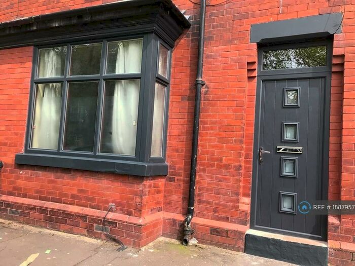 9 Bedroom Terraced House To Rent In Balmoral Road, Manchester, M14