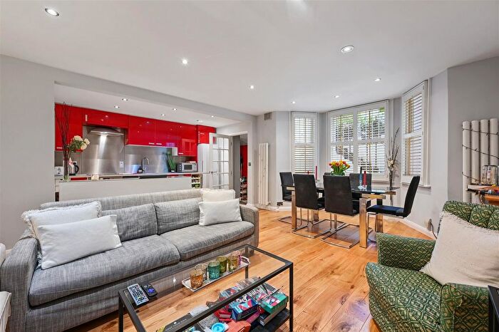 2 Bedroom Flat To Rent In Elsham Road, London, W14