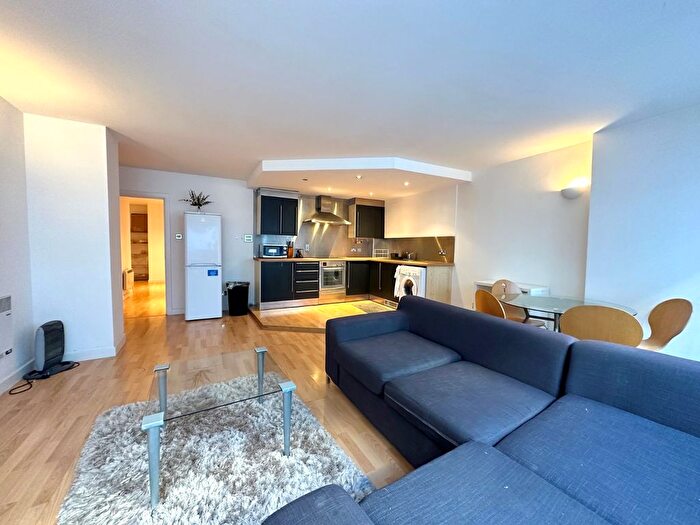 2 Bedroom Flat To Rent In Park Row, Leeds, West Yorkshire, LS1