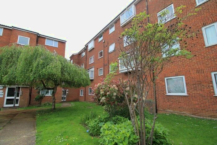 1 Bedroom Flat To Rent In Makepeace Road, Northolt, UB5