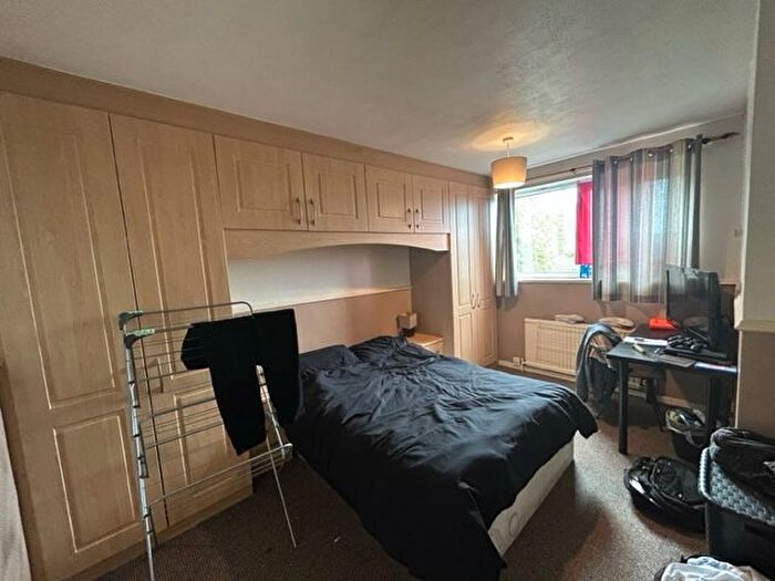 2 Bedroom Terraced House To Rent In Blenheim View, Woodhouse, Leeds, LS2