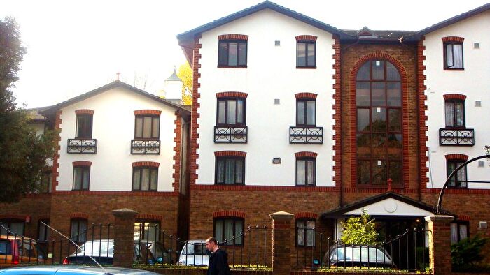 1 Bedroom Flat To Rent In Lampton Road, Hounslow, TW3