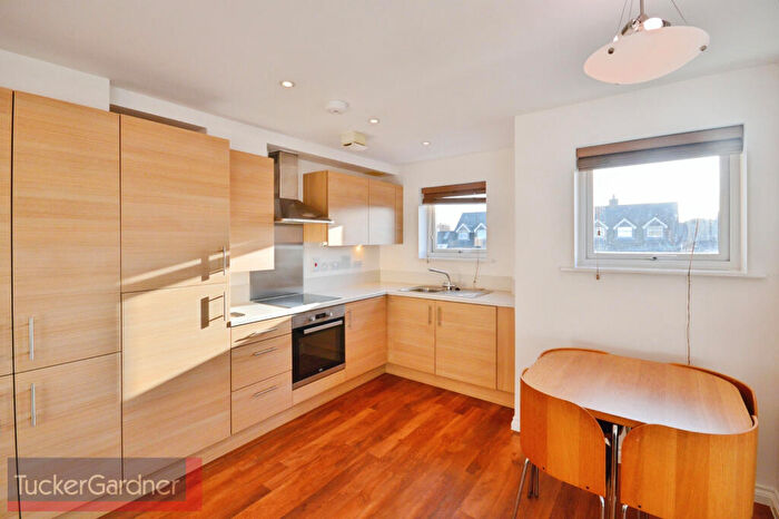 2 Bedroom Flat To Rent In Maltings Close, Cambridge, CB5