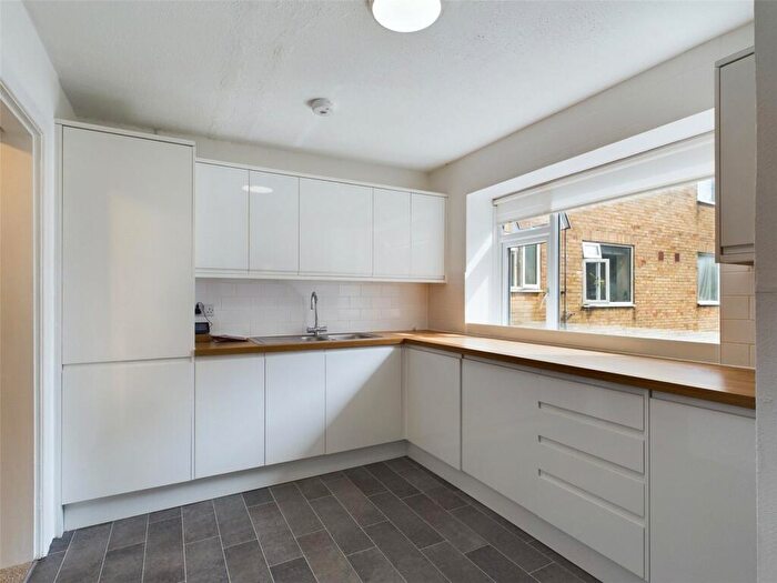 2 Bedroom Apartment To Rent In Devonshire Court, The Drive, Hove, East Sussex, BN3