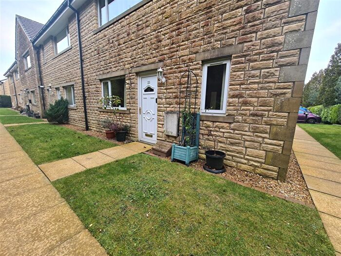 2 Bedroom Flat To Rent In Holme Bank Mews, Nelson, BB9