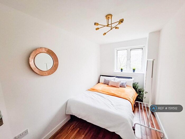 2 Bedroom Flat To Rent In Plimsoll Close, London, E14