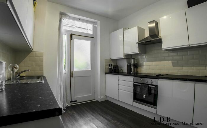 2 Bedroom Flat To Rent In Colehill Gardens, Fulham Palace Road, SW6