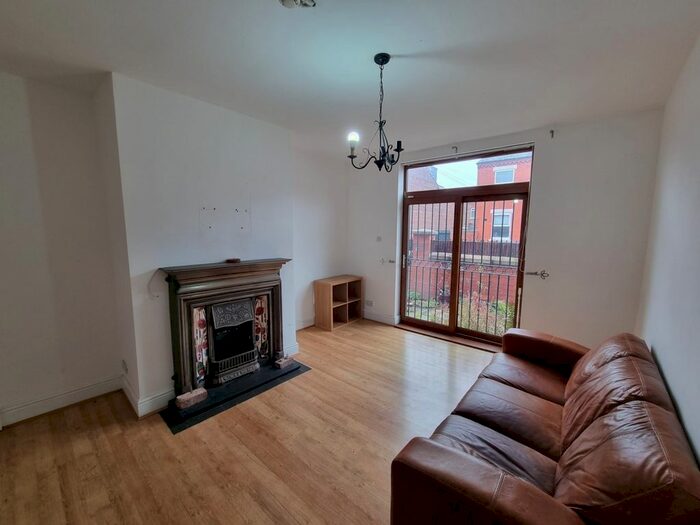 6 Bedroom End Of Terrace House To Rent In Great Western Street, Manchester, M14