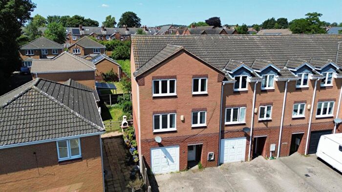 5 Bedroom Town House For Sale In Turton Drive, Arnold, Nottingham, NG5