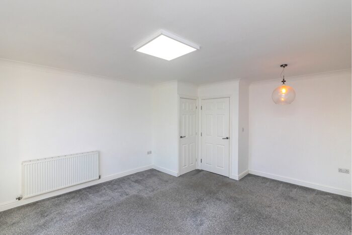 4 Bedroom Town House To Rent In Old Crown Gardens, Great Houghton, Barnsley, S72