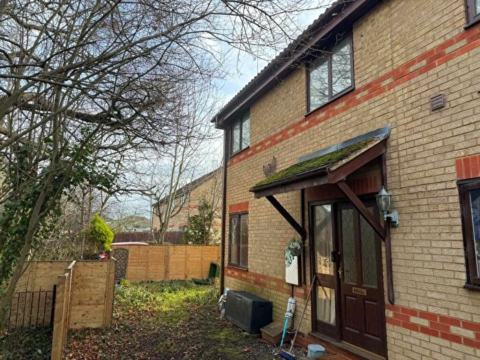 2 Bedroom End Of Terrace House To Rent In Ramsthorn Grove, Milton Keynes, MK7