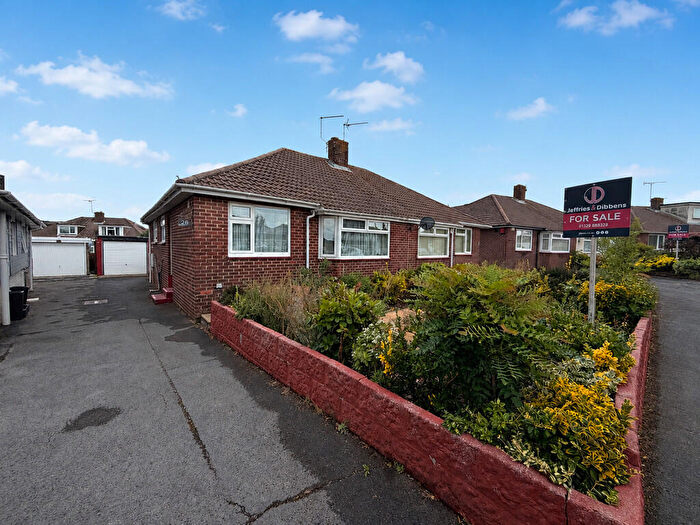 2 Bedroom Semi-Detached Bungalow For Sale In Ferneham Road, Fareham, PO15
