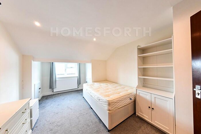 3 Bedroom Flat To Rent In Dollis Hill Lane, Dollis Hill, NW2