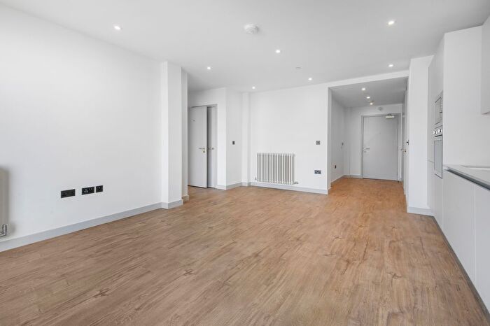 1 Bedroom Flat To Rent In The Eades, Selborne Road, London, E17