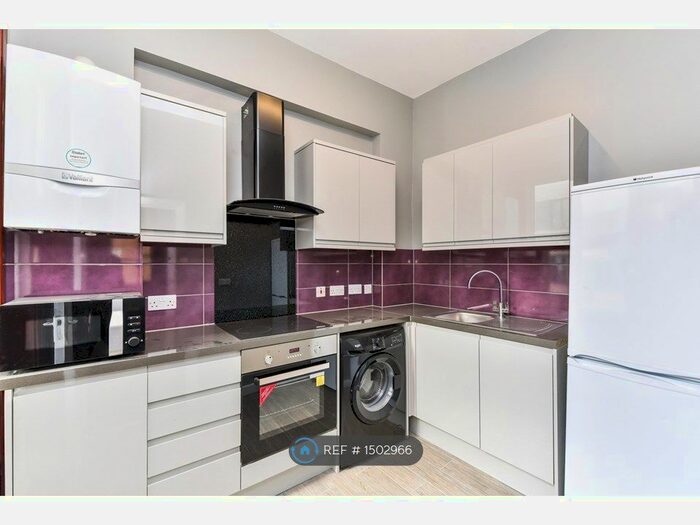 3 Bedroom Flat To Rent In Bishops Bridge Road, London, W2