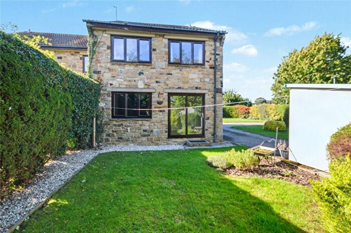 2 Bedroom Apartment For Sale In Grasmere Drive, Wetherby, West Yorkshire, LS22