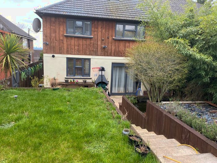 4 Bedroom Semi-Detached House To Rent In Barkston Path, Borehamwood, WD6