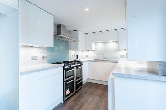 3 Bedroom Cottage For Sale In Hill Street, Strathmiglo, KY14