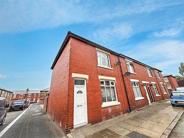 3 Bedroom End Of Terrace House For Sale In Boundary Road, Fulwood, Preston, PR2