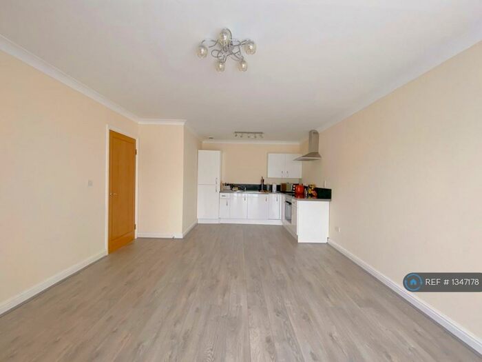 2 Bedroom Flat To Rent In Bravery Court, Liverpool, L19