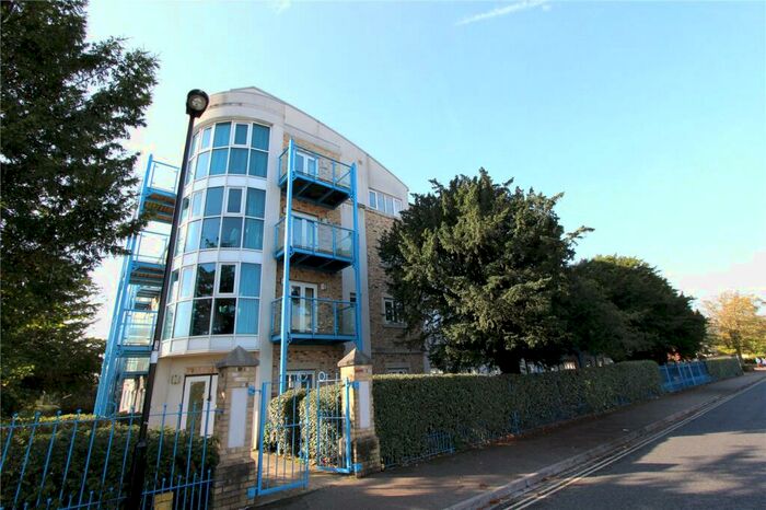 2 Bedroom Apartment To Rent In Hulse Road, Southampton, Hampshire, SO15