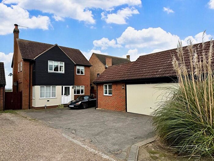 4 Bedroom Detached House For Sale In Imperial Avenue, Mayland, CM3