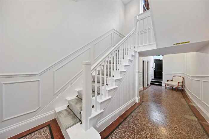2 Bedroom Apartment To Rent In Apartment, New Square, Chesterfield, Derbyshire, S40