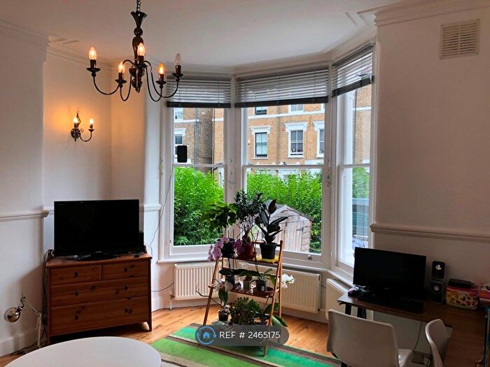 2 Bedroom Flat To Rent In Endwell Road, London, SE4